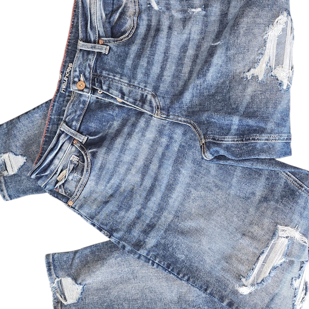 Maurices Boyfriend Vintage Wash Tappered Leg Distressed Mid Rise 14